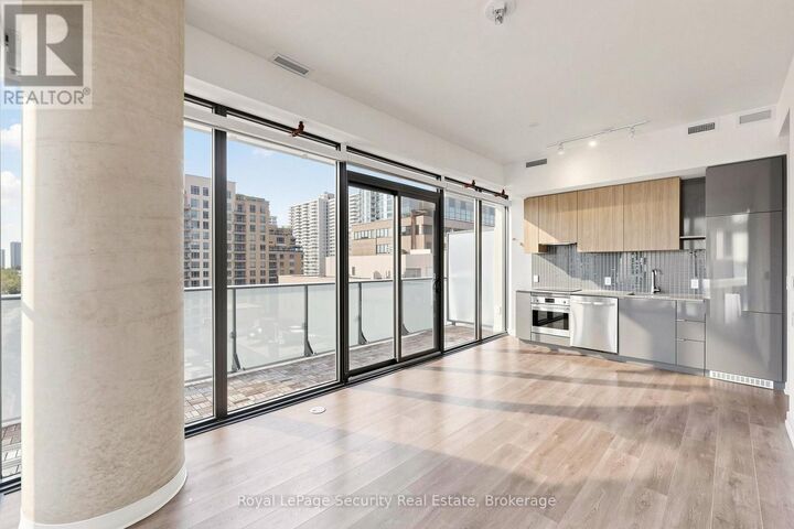 Property Photo:  161 Roehampton Avenue 910  ON M4P 0C8 