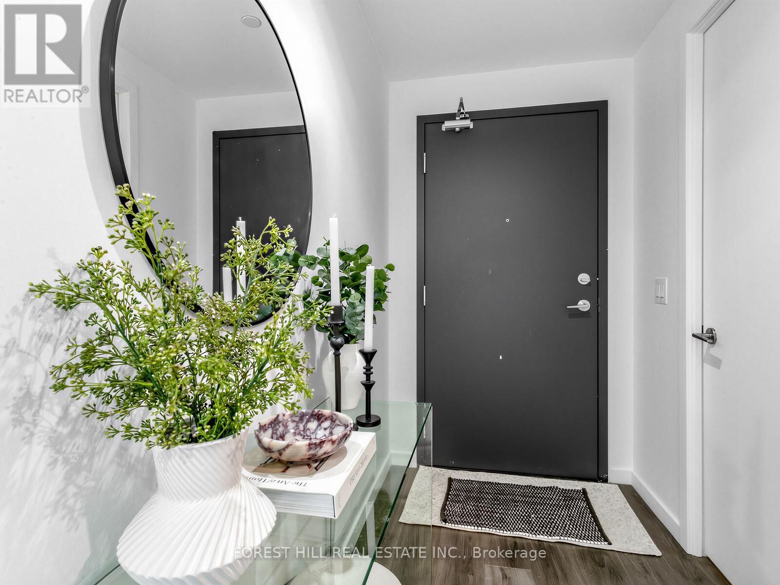 Property Photo: 7 Smith Crescent 519 ON M8Z 0G3