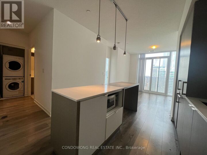 Property Photo:  100 Harbour Street 4905  ON M5J 0B5 