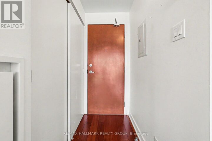 Property Photo:  324 Laurier Avenue 1103  ON K1P 0A4 