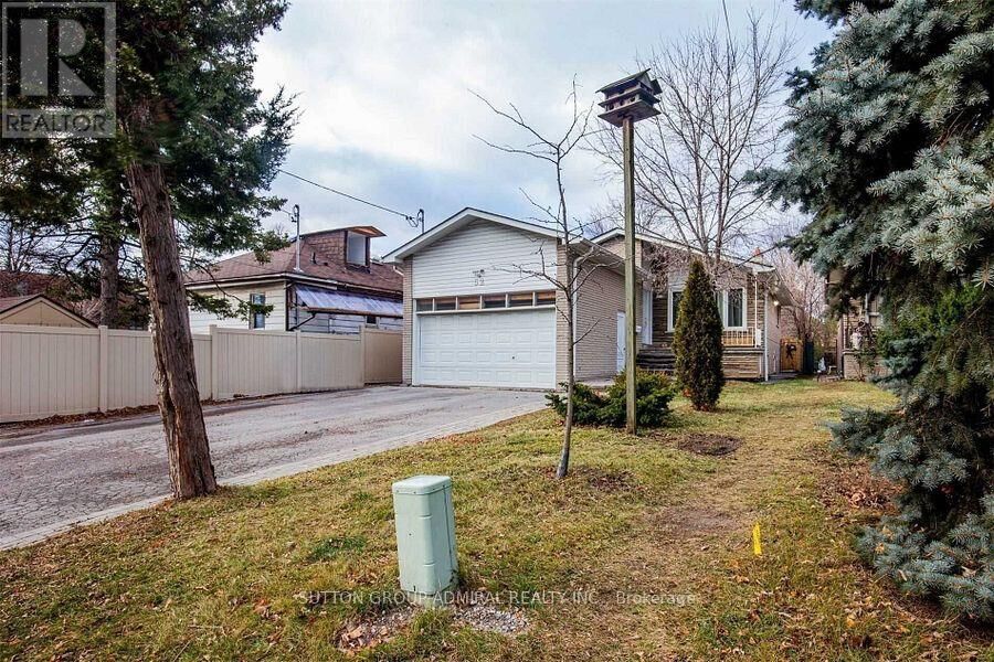 Property Photo:  52 Farrell Avenue Bsmt  ON M2R 1C9 