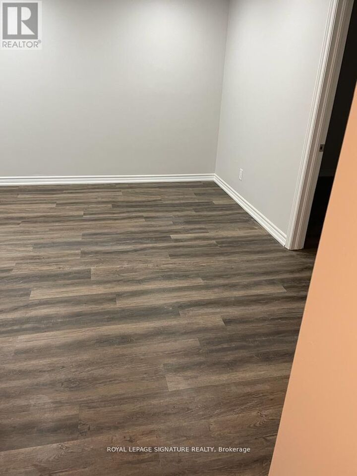 Property Photo: 2419 Bankside Drive Lower ON L5M 6E6