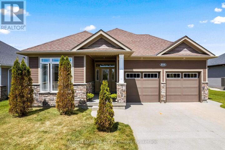 524 Stornoway — photo 1