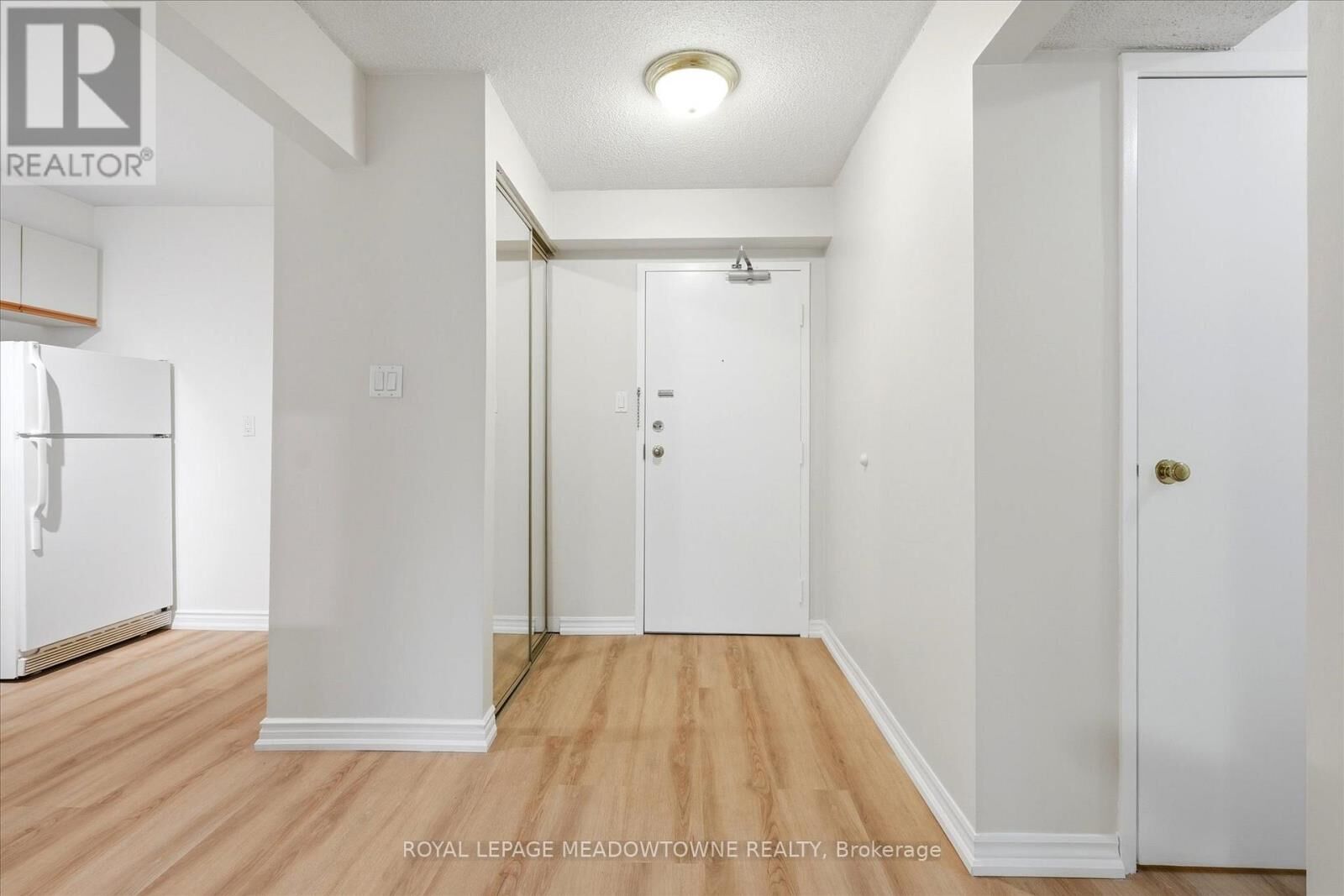Property Photo:  3835 Lake Shore Boulevard 207  ON M8W 1R2 
