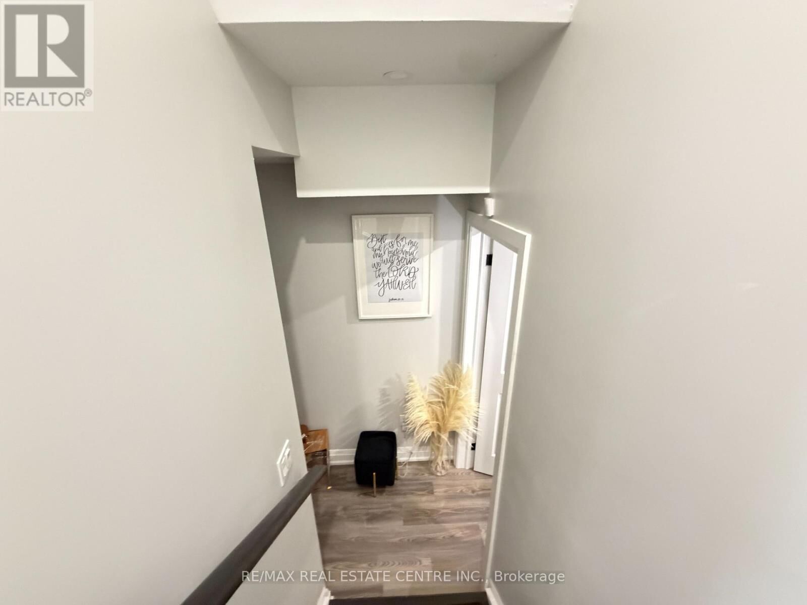 Property Photo:  1192 Stag Hollow Bsmt  ON L5M 5M4 