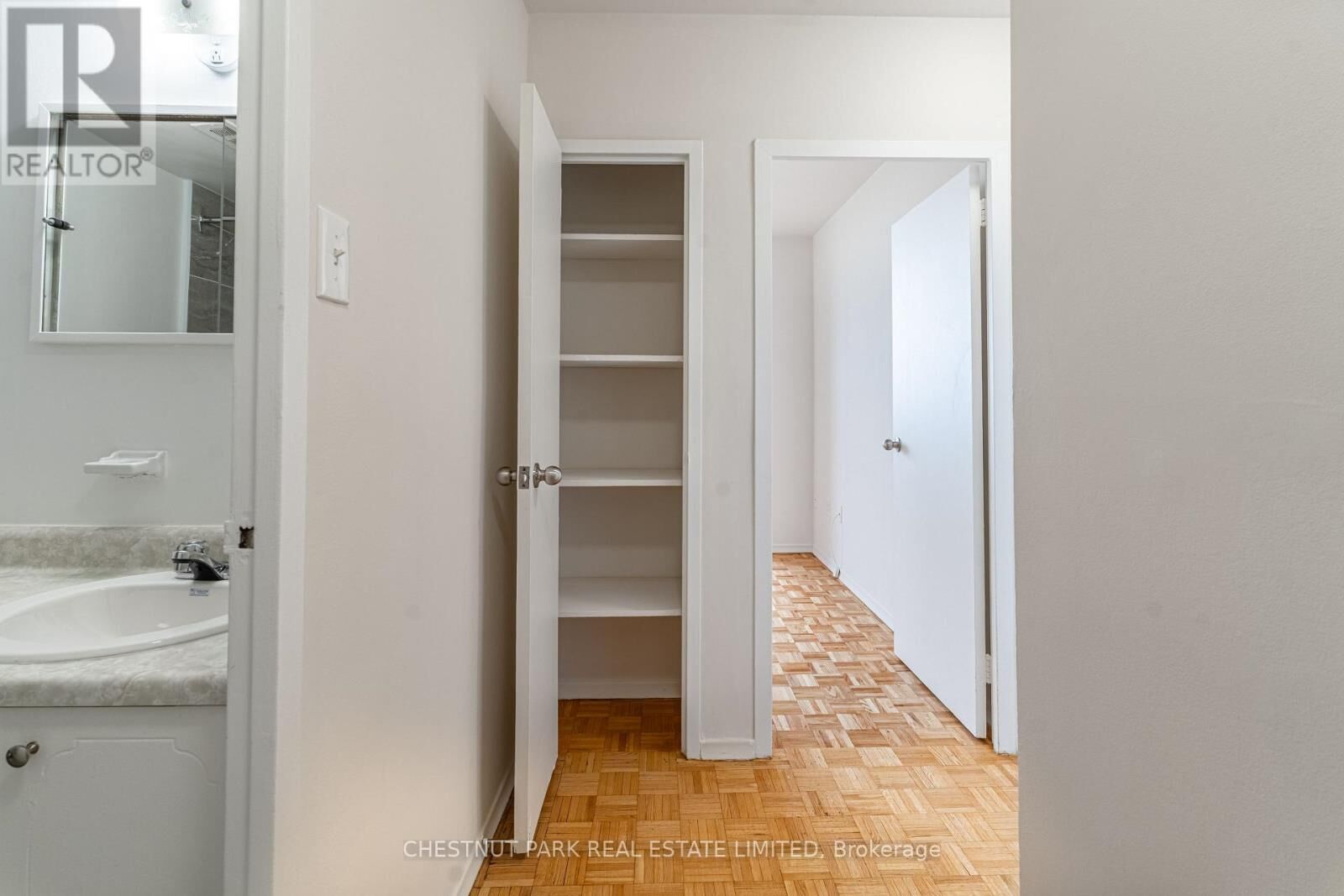 Property Photo:  40 Goldstone Road 806  ON M2J 3C7 
