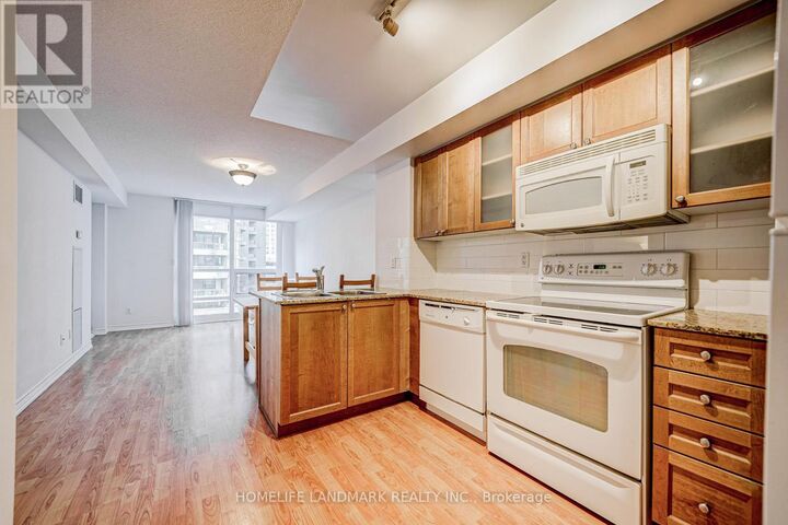 Property Photo:  761 Bay Street 510  ON M5G 2R2 