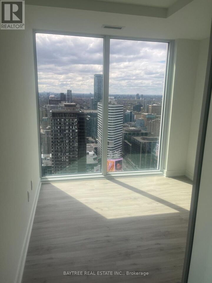 Property Photo:  252 Church Street 5015  ON M5B 0E6 