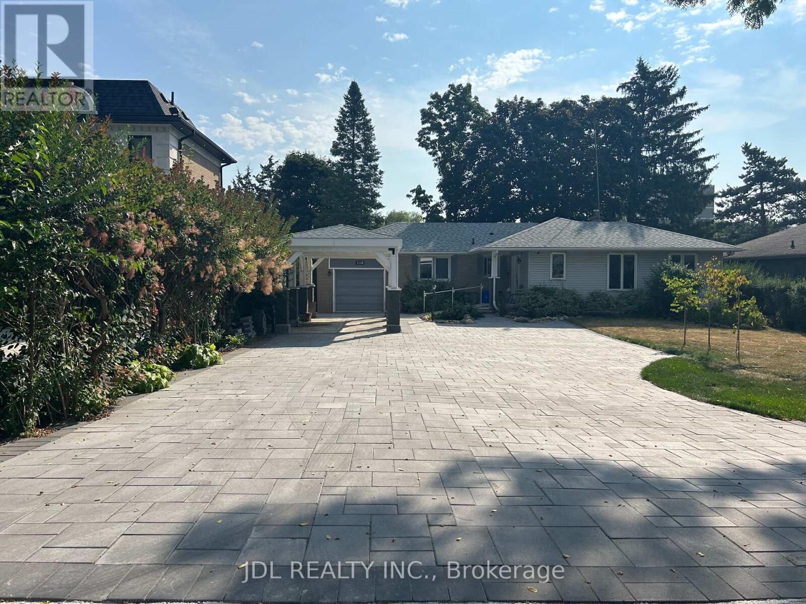 Property Photo:  110 Robinson St Street  ON L3P 1P1 