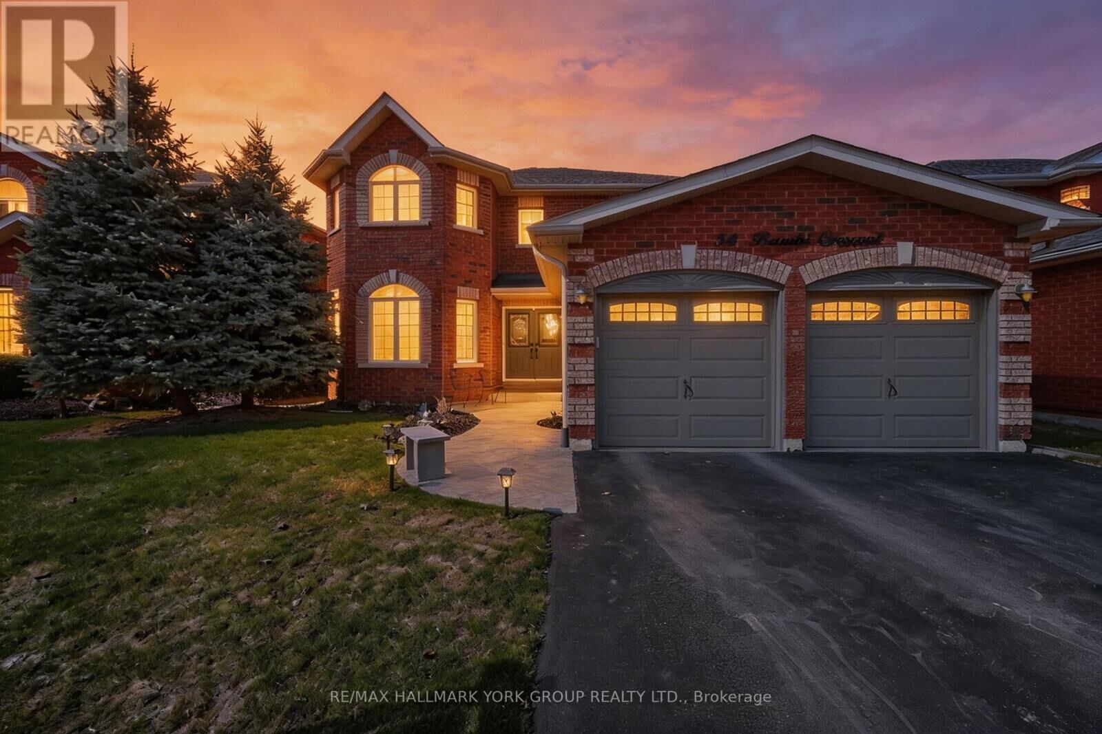 Property Photo:  54 Bambi Crescent  ON L4P 4C6 