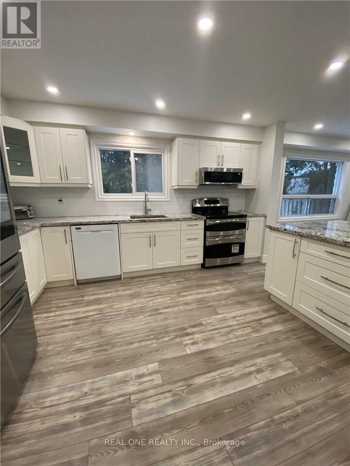 Property Photo:  81 Eastman Crescent  ON L3Y 5S3 