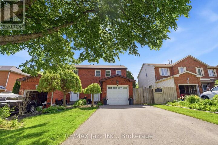 Property Photo:  555 Cobblehill Drive  ON L1K 1Y6 