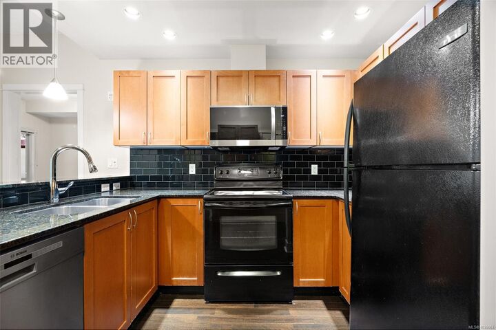 Property Photo: 631 Brookside Road 205 BC L1L 1L1