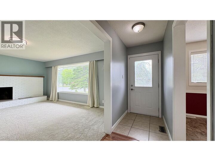 Property Photo:  322 Pioneer Avenue  BC V2M 4M2 