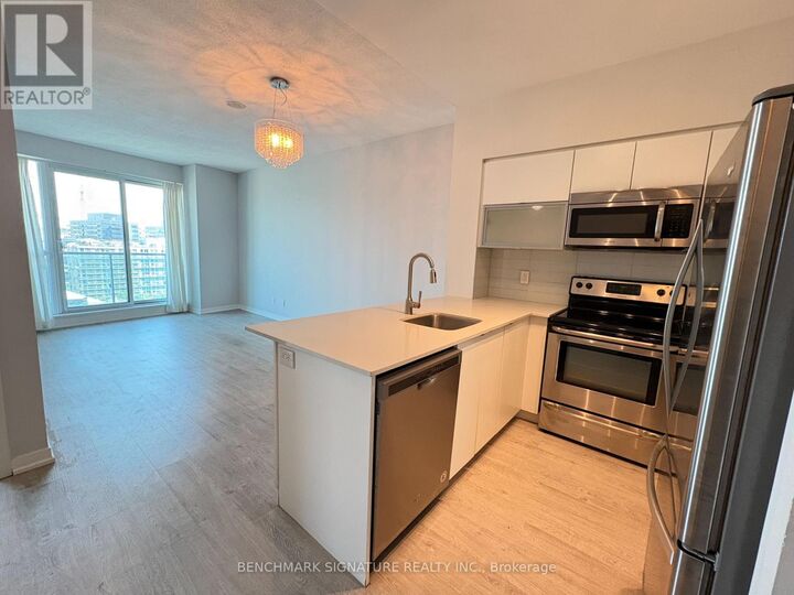 Property Photo:  150 East Liberty Street 1216  ON M6K 3R5 