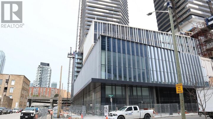 Property Photo: 55 Cooper Street 1903 ON M5E 0G1