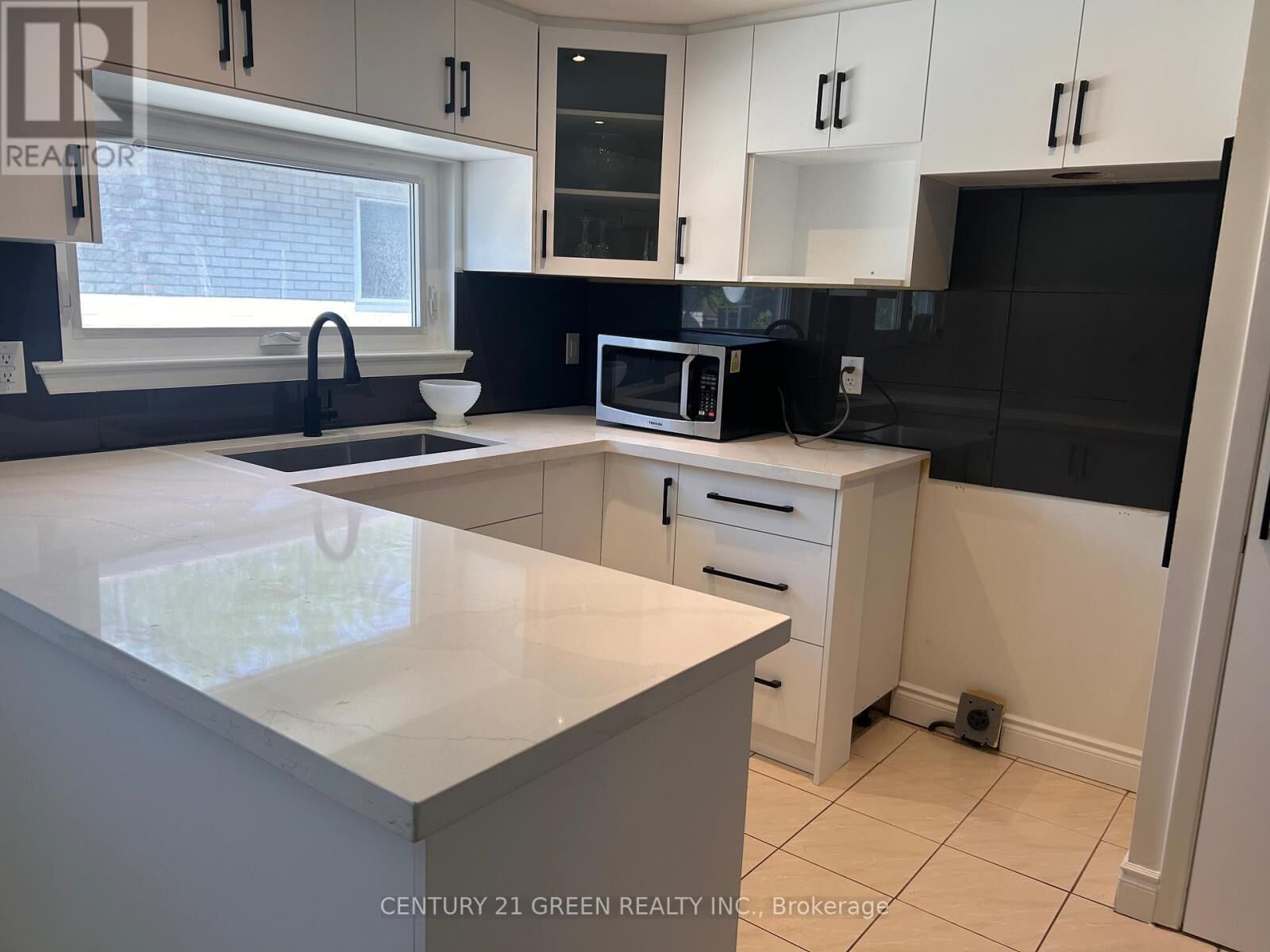 Property Photo:  3032 Morning Star Drive  ON L4T 1X2 