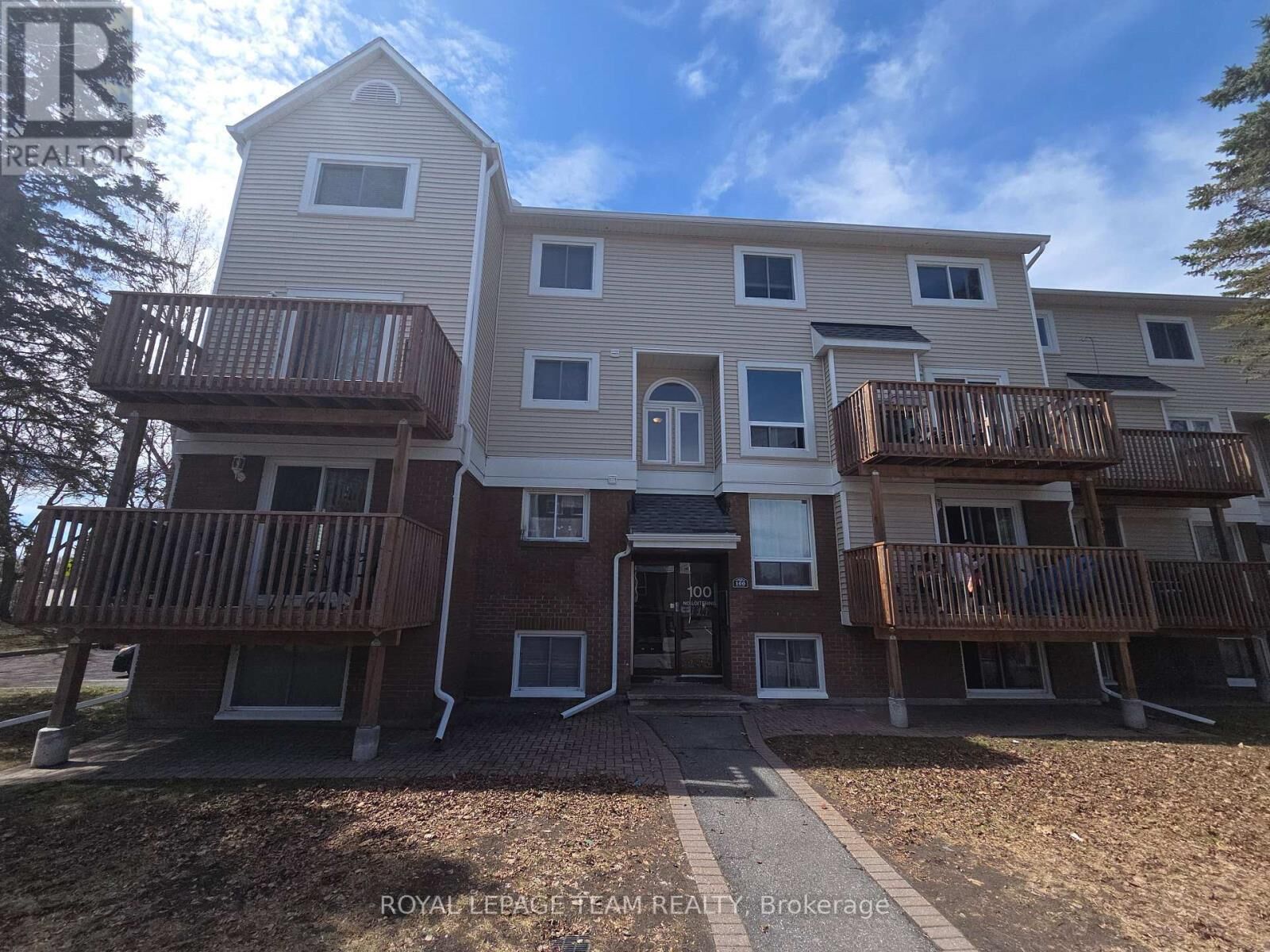 Property Photo:  100 Fenerty Court East 2  ON K1G 4P2 