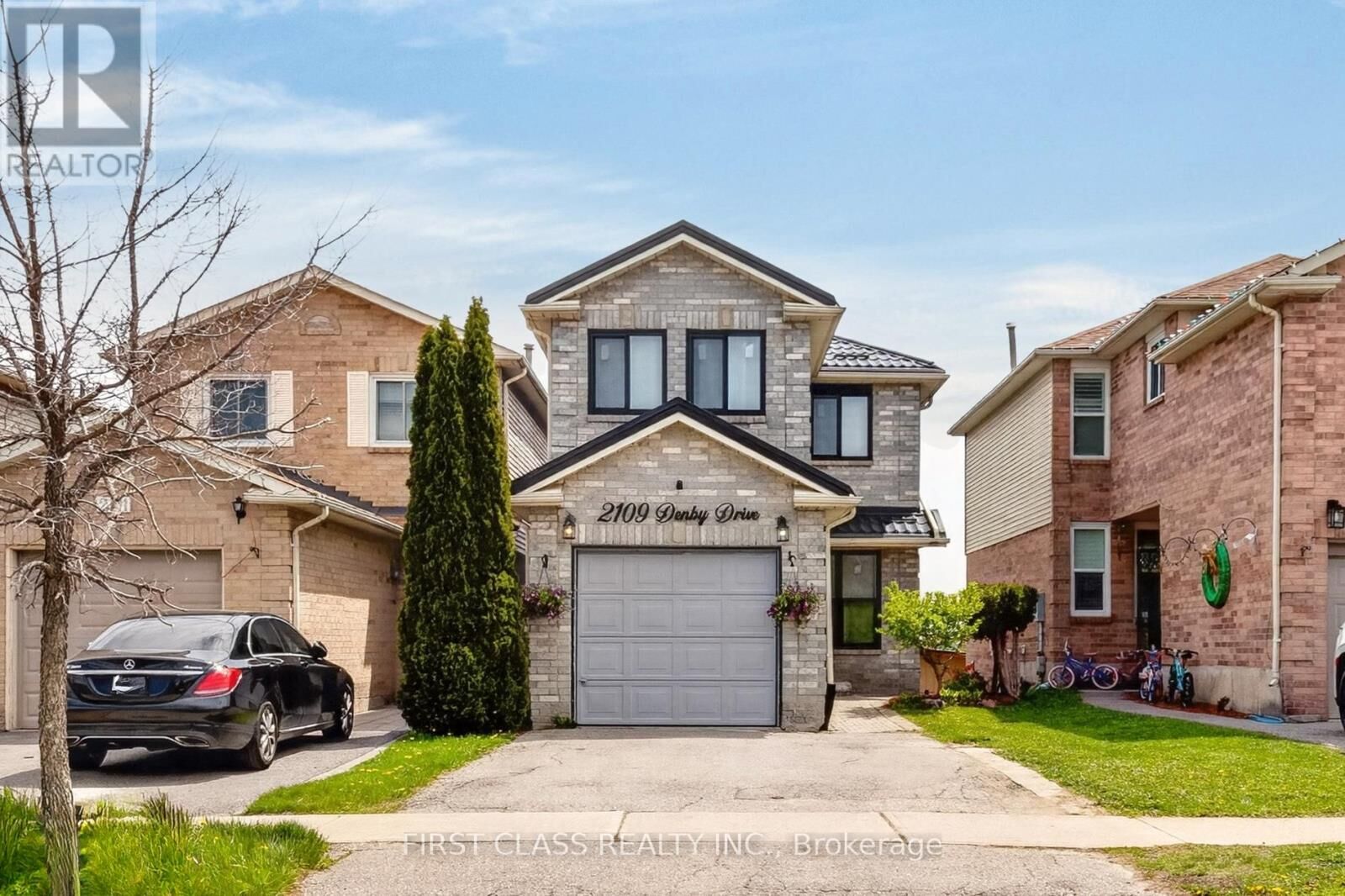 Property Photo:  2109 Denby Drive  ON L1X 1Y8 