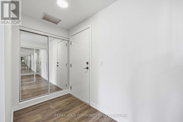 Property Photo:  120 Canon Jackson Drive 409  ON M6M 0B9 