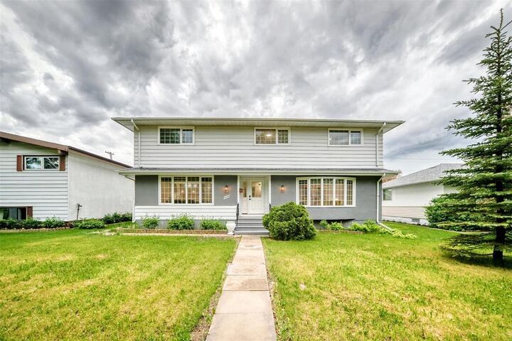 Property Photo: 780 Cavalier Drive MB R2Y 1C3