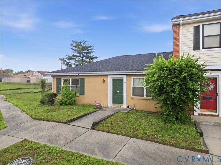 Property Photo: 13 Kennedy Court VA 23803