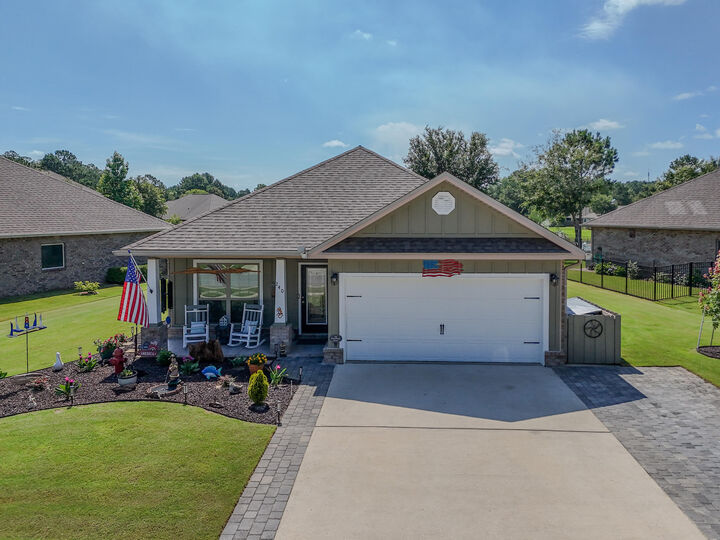 Property Photo:  240 Whitman Way  FL 32439 