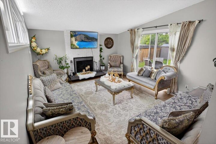 Property Photo:  11940 152B Avenue NW  AB T5X 1G4 