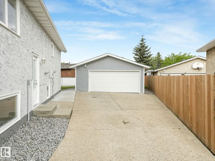 Property Photo:  180 Dunluce Road NW  AB T5X 4N9 