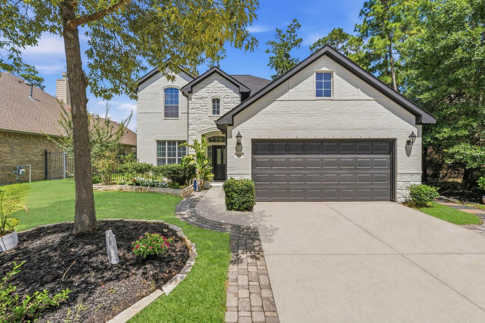 Property Photo:  19 W Lasting Spring Circle  TX 77389 