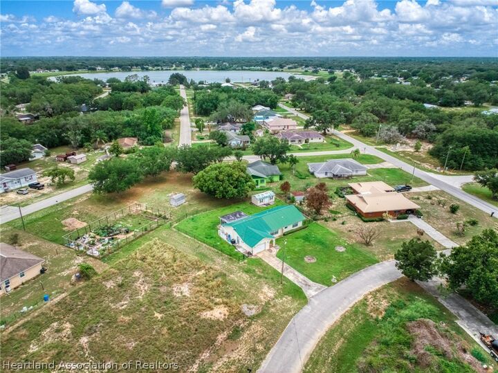 Property Photo: 2830 N Huron Road FL 33825