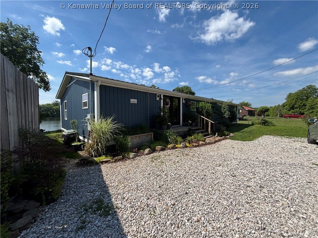 Property Photo:  120 Whittbury Lane  WV 25168 