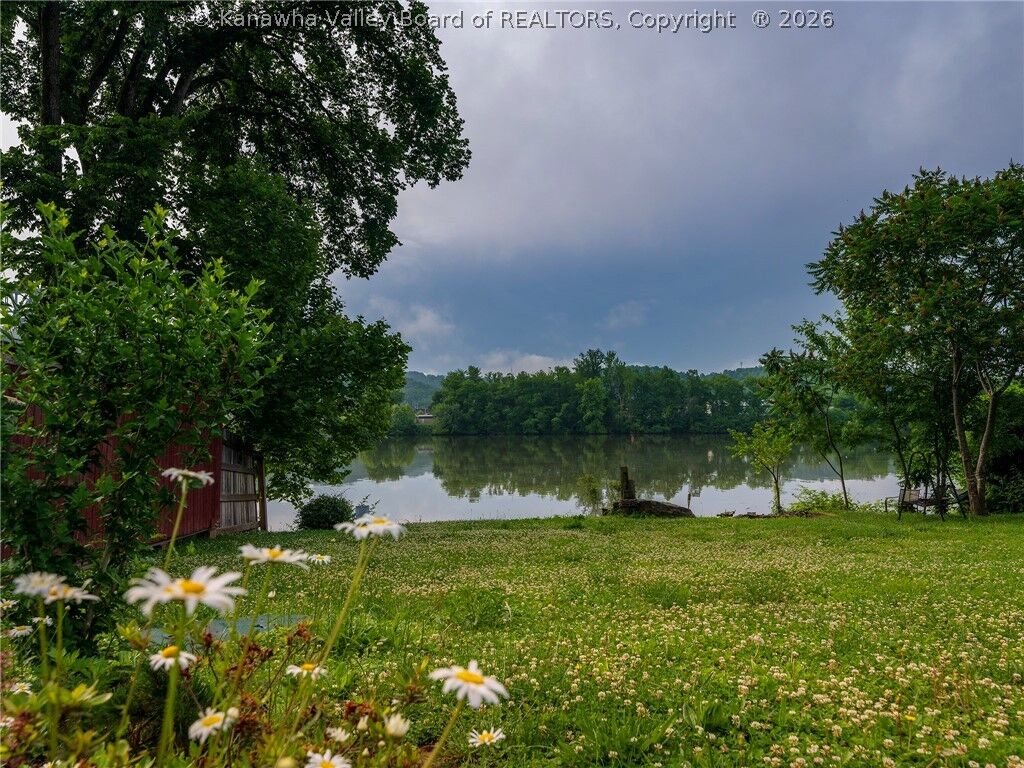Property Photo:  120 Whittbury Lane  WV 25168 