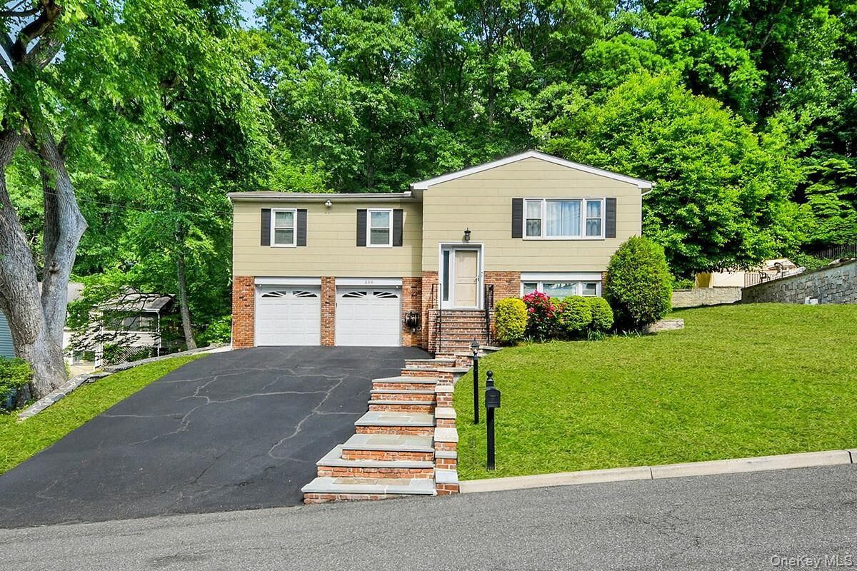 Property Photo:  539 Almena Avenue  NY 10502 