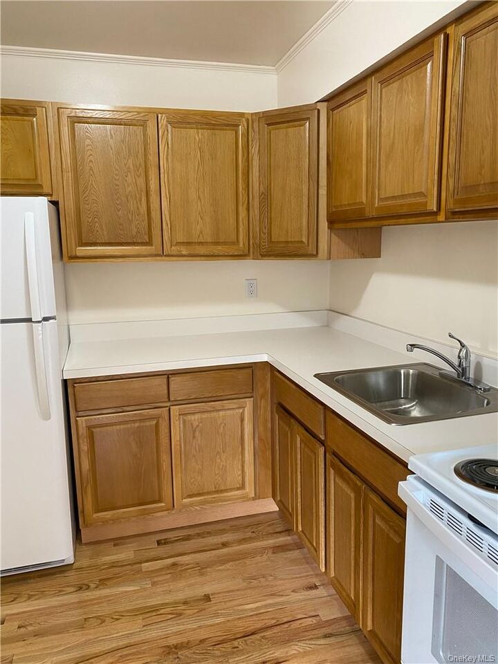 Property Photo: 202 Park Lane 202 NY 10990