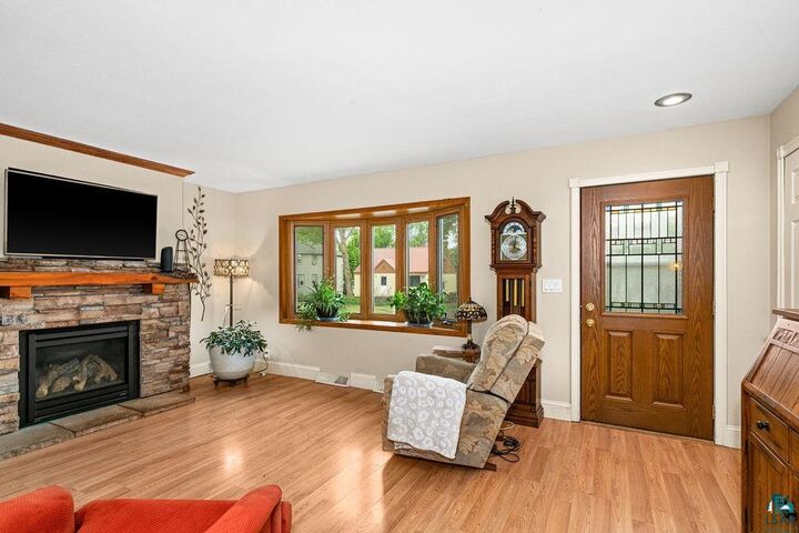 Property Photo:  1724 Warren Ave  MN 55811 