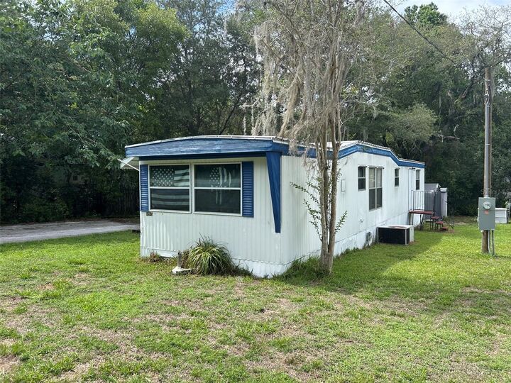 Property Photo: 10945 SE 132nd Place FL 32179