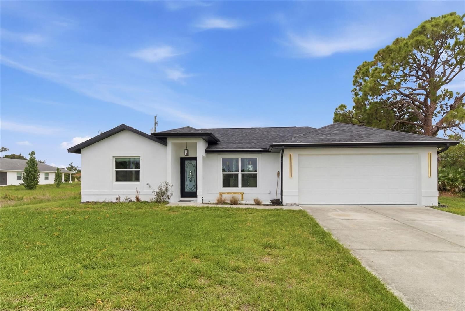 Property Photo: 12123 Mallorca Avenue FL 34287