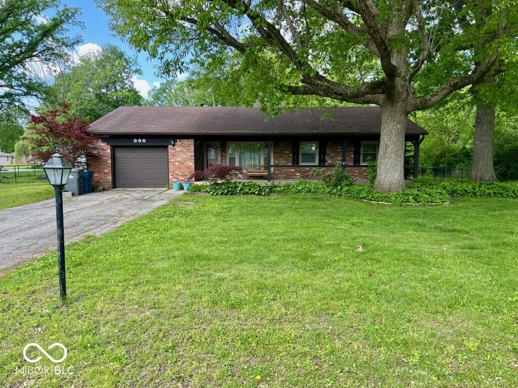 Property Photo:  318 Kirk Drive W  IN 46234 