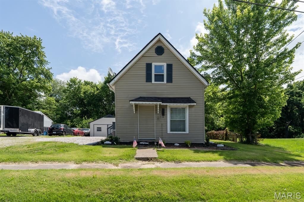 Property Photo:  518 S Chestnut Street  IL 62234 