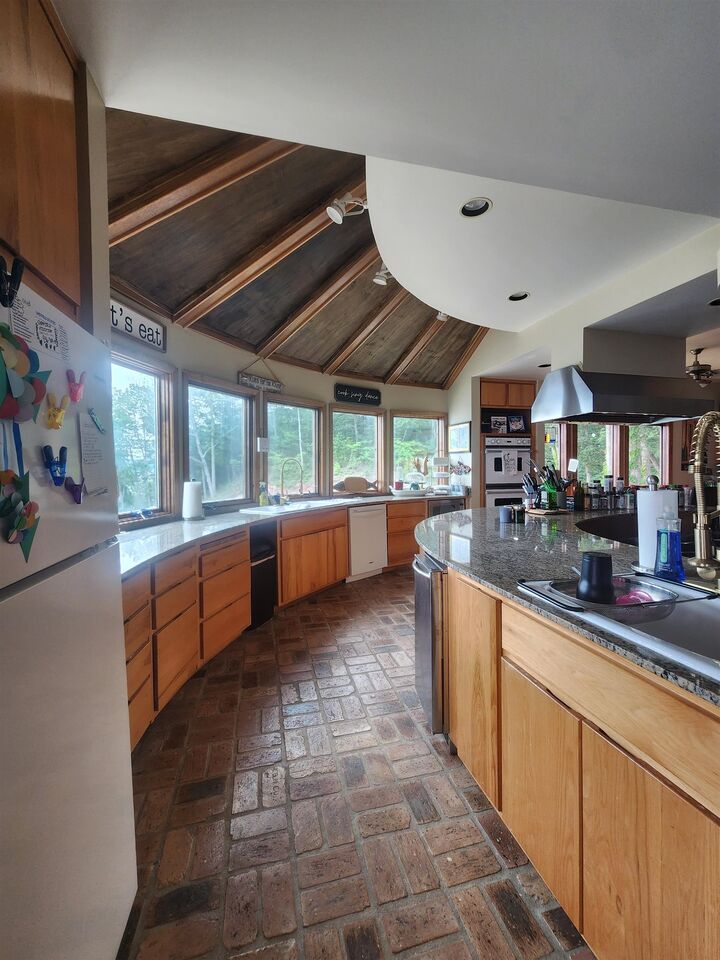 Property Photo:  200 Eagle View Ln  AL 35616 