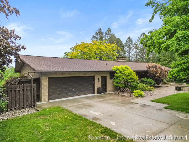 Property Photo:  346 Orchard View Drive  MI 49455 
