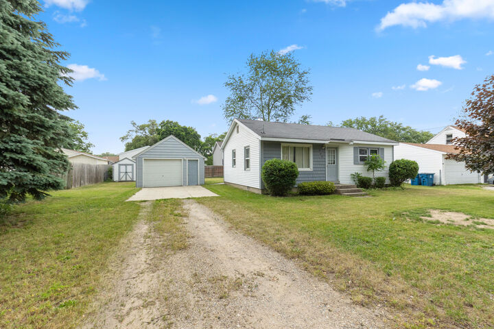 Property Photo:  305 Majestic Street SE  MI 49548 