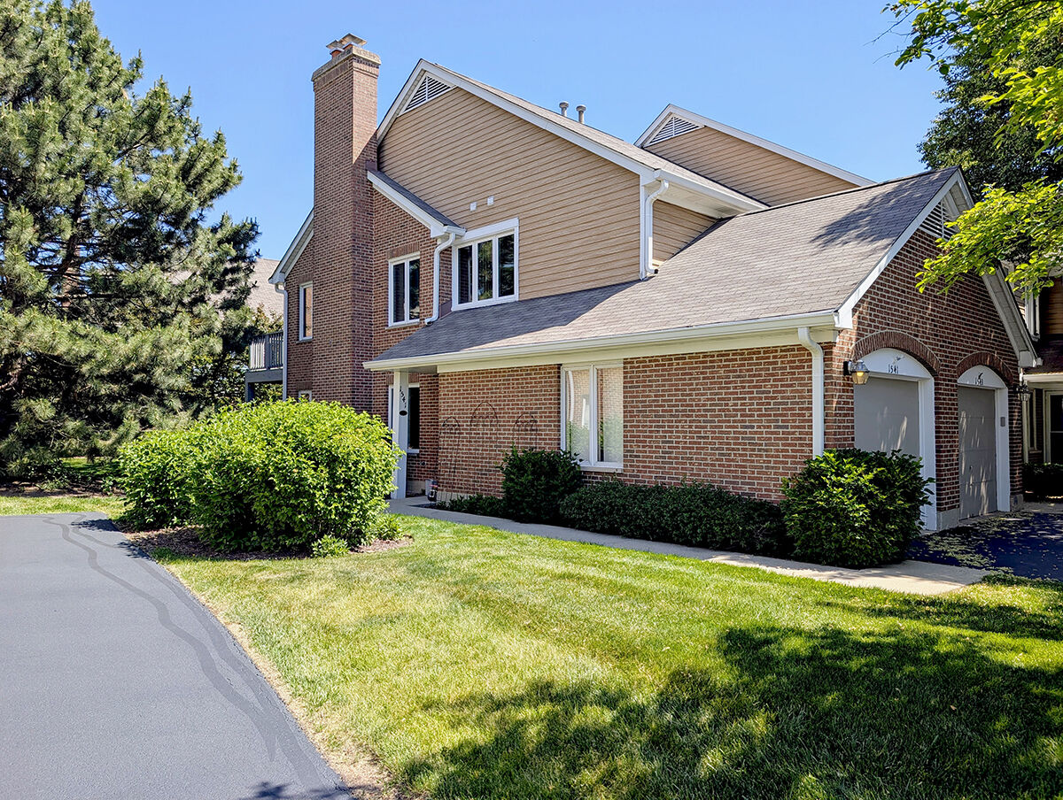 Property Photo: 1541 N Kendal Court IL 60004