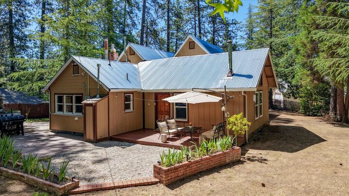 Property Photo:  662 Nevada Street  CA 95959 