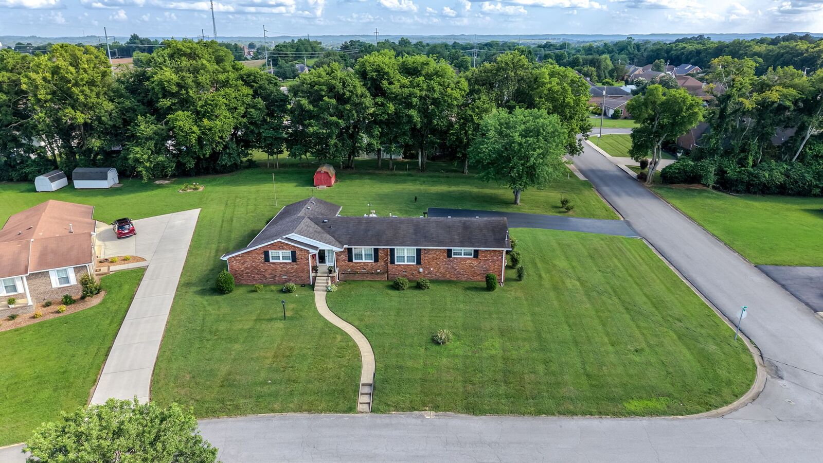 Property Photo: 700 Dow Dr TN 37160
