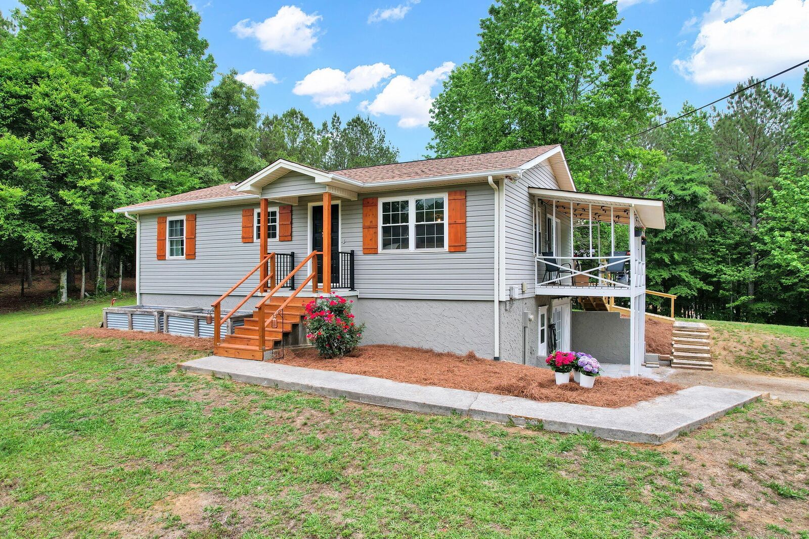 Property Photo:  1013 Osment Road SE  TN 37323 