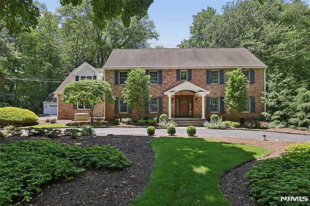 Property Photo:  27 Duane Lane  NJ 07627 