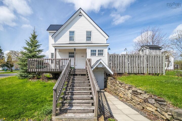 Property Photo:  102 North Foord Street  NS B0K 1S0 