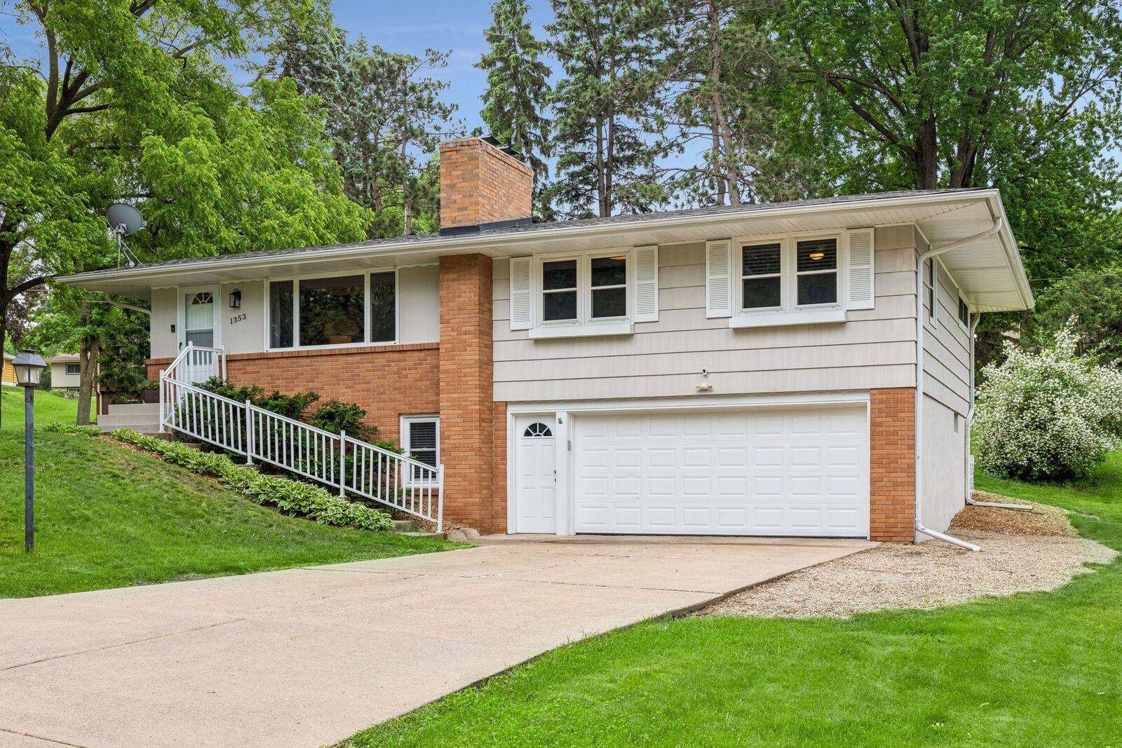 Property Photo: 1353 Hillcrest Drive NE MN 55432
